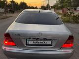 Mercedes-Benz S 320 2001 годаүшін3 600 000 тг. в Кордай – фото 4