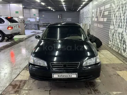 Toyota Camry 2000 года за 4 000 000 тг. в Астана – фото 3