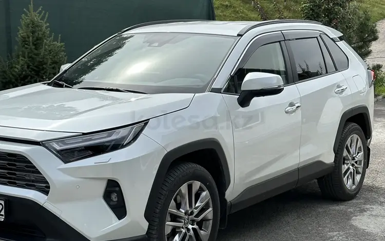 Toyota RAV4 2023 годаfor20 300 000 тг. в Алматы