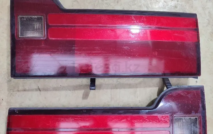 Toyota Hiace фонари задние на крышку багажника за 20 000 тг. в Алматы