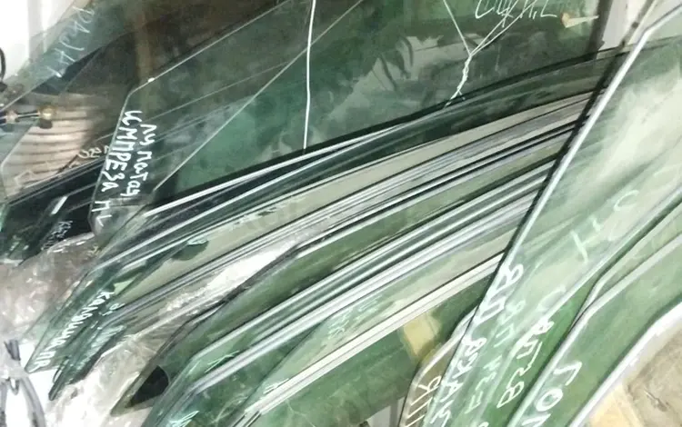Стекло боковое на Mitsubishi Challenger за 5 000 тг. в Алматы