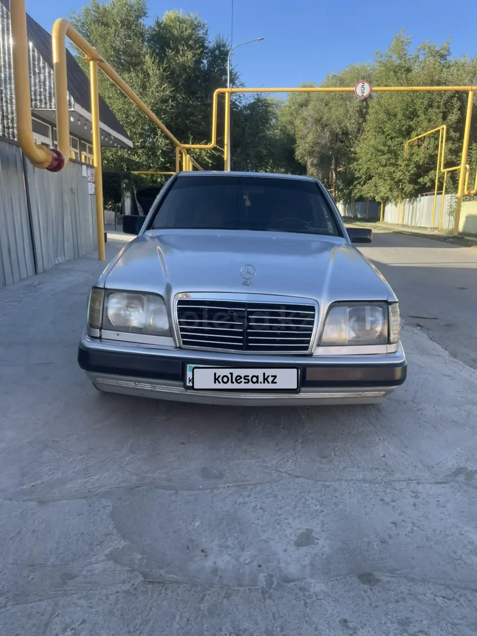 Mercedes-Benz E-Class, 1993