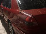 Mercedes-Benz C 180 1995 года за 1 800 000 тг. в Алматы – фото 2