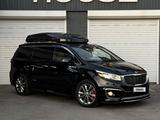 Kia Carnival 2017 года за 12 000 000 тг. в Шымкент