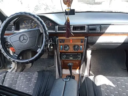 Mercedes-Benz E 300 1987 года за 1 700 000 тг. в Петропавловск – фото 4