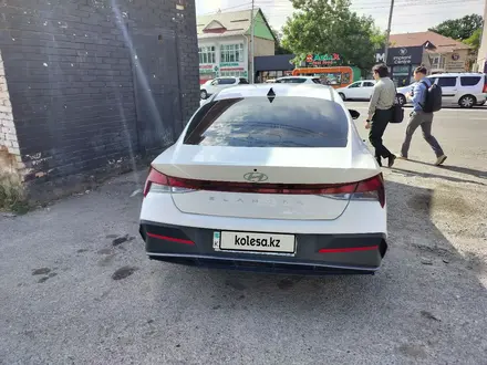 Hyundai Elantra 2024 года за 8 700 000 тг. в Шымкент – фото 3