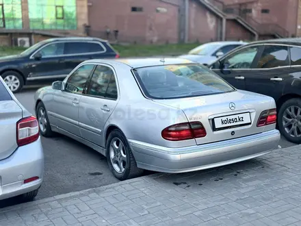 Mercedes-Benz E 320 2001 года за 5 000 000 тг. в Астана – фото 3