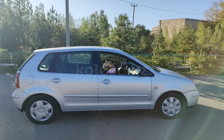 Volkswagen Polo 2003 годаүшін2 500 000 тг. в Атбасар