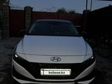 Hyundai Elantra 2023 года за 11 500 000 тг. в Алматы – фото 2
