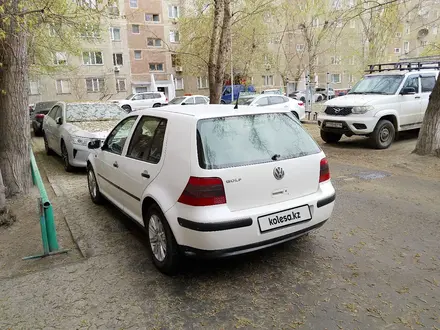 Volkswagen Golf 2001 года за 1 800 000 тг. в Павлодар – фото 2