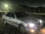 Mercedes-Benz C 180 1997 годаfor1 700 000 тг. в Астана