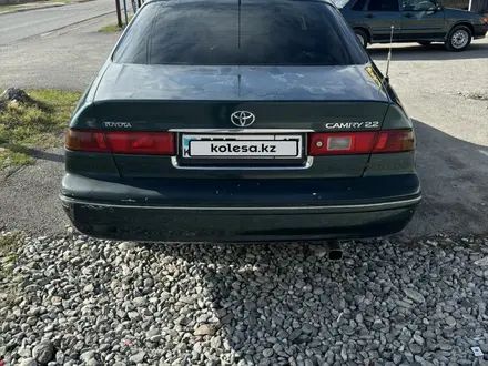 Toyota Camry 1998 года за 2 500 000 тг. в Шымкент – фото 5