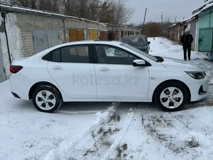 Chevrolet Onix 2023 года за 7 400 000 тг. в Актобе – фото 4