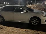 Toyota Camry 2013 года за 8 500 000 тг. в Атырау – фото 2