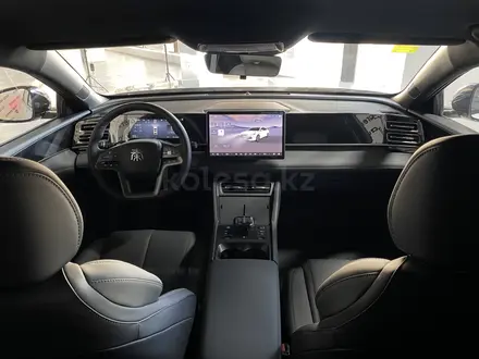 BYD Qin L DM-i Leading 2025 года за 10 990 000 тг. в Астана – фото 6