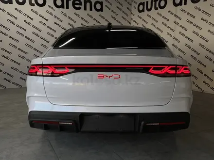BYD Qin L DM-i Leading 2025 года за 10 990 000 тг. в Астана – фото 13