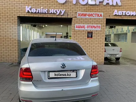 Volkswagen Polo 2015 года за 3 300 000 тг. в Актобе – фото 4