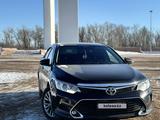 Toyota Camry 2015 года за 9 000 000 тг. в Уральск – фото 2
