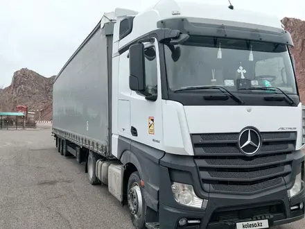 Mercedes-Benz  Actros 2017 года за 26 000 000 тг. в Актобе – фото 2