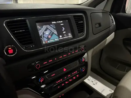 Kia Carnival 2018 года за 11 200 000 тг. в Шымкент – фото 15