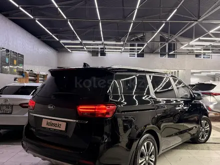 Kia Carnival 2018 года за 11 200 000 тг. в Шымкент – фото 23