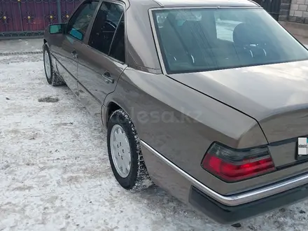 Mercedes-Benz E 230 1990 года за 2 200 000 тг. в Алматы – фото 5