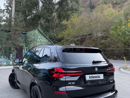 BMW X5 2024 года за 45 000 000 тг. в Алматы – фото 15