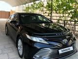 Toyota Camry 2020 года за 15 499 999 тг. в Жанаозен – фото 2