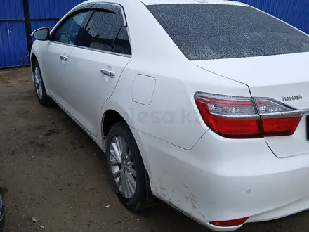 Toyota Camry 2015 года за 11 200 000 тг. в Семей – фото 9