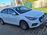 Hyundai Solaris 2017 года за 5 800 000 тг. в Актобе – фото 2