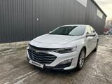 Chevrolet Malibu 2019 года за 8 800 000 тг. в Алматы – фото 2