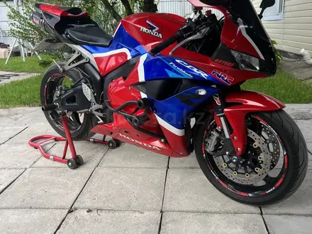 Honda  CBR 600RR 2009 года за 3 800 000 тг. в Алматы