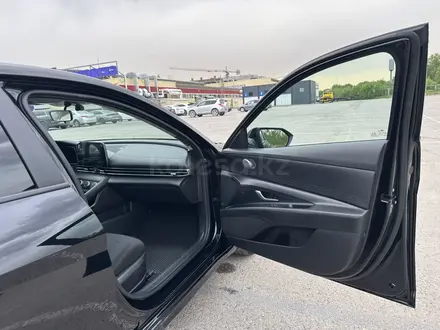 Hyundai Elantra 2021 года за 7 700 000 тг. в Алматы – фото 20