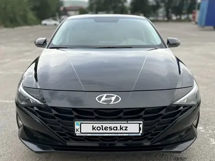 Hyundai Elantra 2021 года за 7 700 000 тг. в Алматы – фото 2