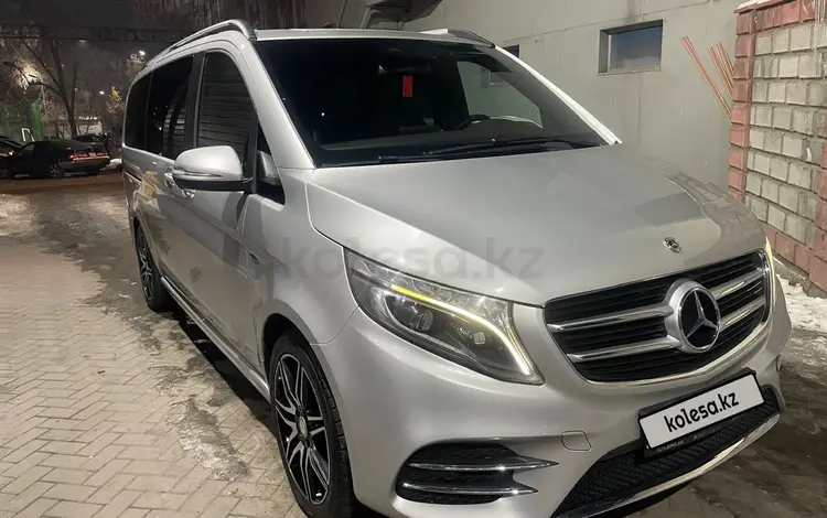 Mercedes-Benz V 250 2017 годаfor22 000 000 тг. в Алматы