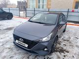 Hyundai Solaris 2021 годаfor7 000 000 тг. в Уральск – фото 3