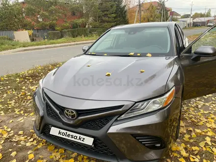 Toyota Camry 2021 года за 11 500 000 тг. в Астана