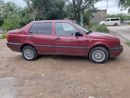 Volkswagen Vento 1995 года за 1 300 000 тг. в Караганда – фото 4