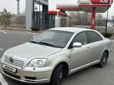 Toyota Avensis 2003 года за 2 700 000 тг. в Шымкент – фото 3