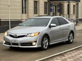 Toyota Camry 2013 года за 5 700 000 тг. в Атырау