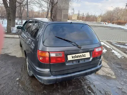 Toyota Caldina 1998 года за 2 500 000 тг. в Семей – фото 3