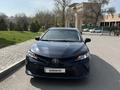 Toyota Camry 2017 года за 9 900 000 тг. в Тараз