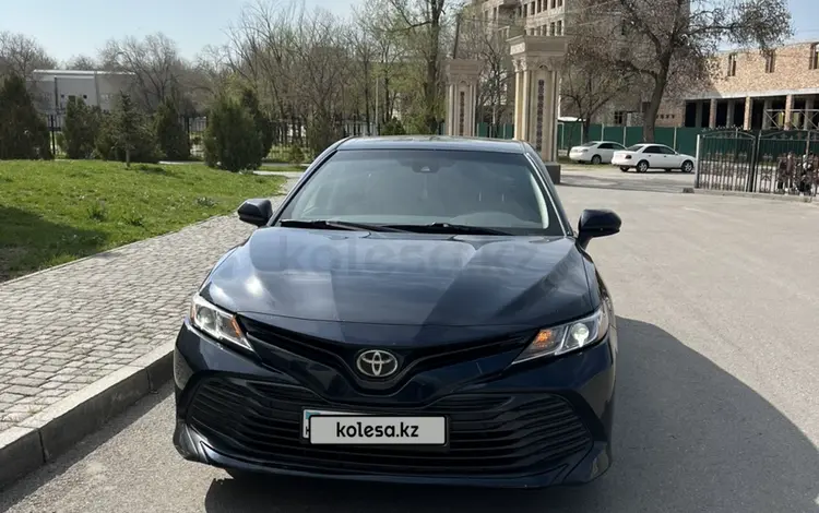 Toyota Camry 2017 года за 9 900 000 тг. в Тараз