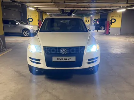 Volkswagen Touareg 2007 года за 7 000 000 тг. в Алматы – фото 2