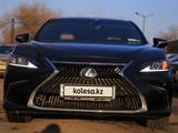 Lexus ES 250 2021 года за 27 000 000 тг. в Алматы
