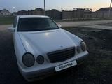 Mercedes-Benz E 240 2000 года за 3 495 000 тг. в Астана