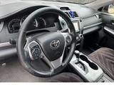 Toyota Camry 2012 годаүшін7 800 000 тг. в Актобе – фото 2