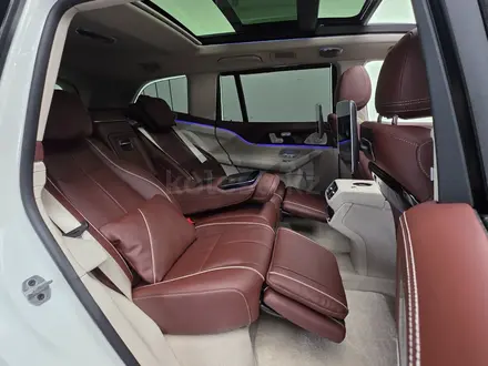 Mercedes-Maybach GLS 600 4MATIC 2023 года за 85 500 000 тг. в Алматы – фото 18