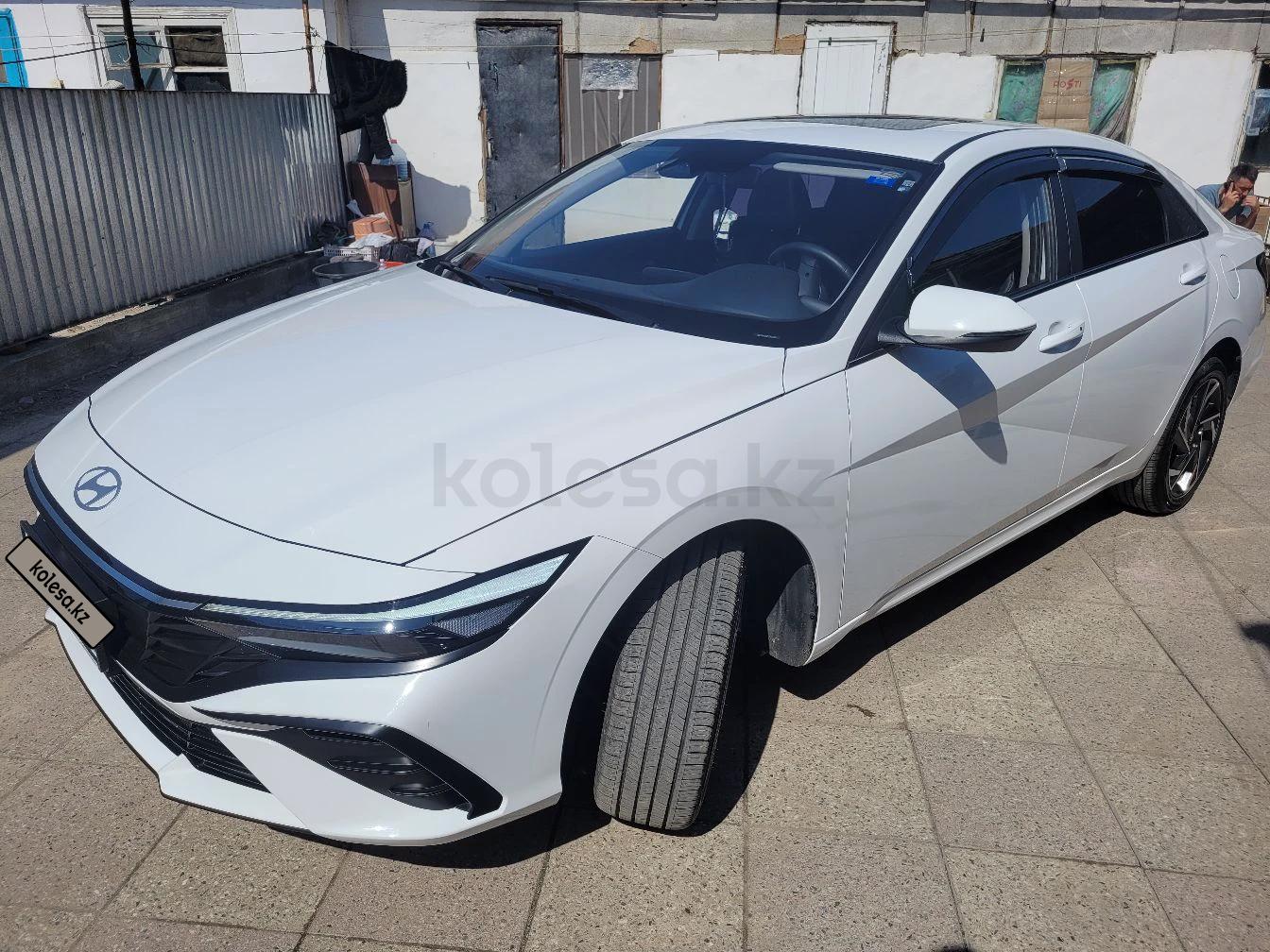 Hyundai Elantra 2023 г.