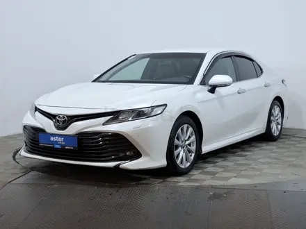 Toyota Camry 2020 года за 12 130 000 тг. в Астана